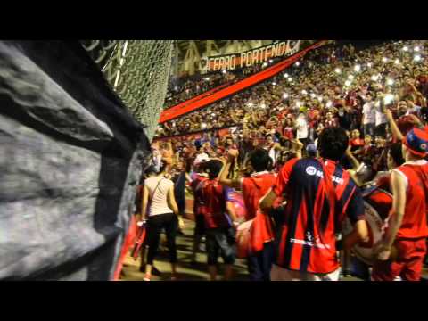 "Recibimiento de Cerro Porteño ante deportivo Cali. Copa Libertadores 2014 (CERRO EN HD)" Barra: La Plaza y Comando • Club: Cerro Porteño • País: Paraguay
