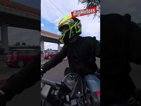 SALE Filtrando y casi Choca de Frente 😁 #bigmotors #motovlog #biker #motos #cdmx