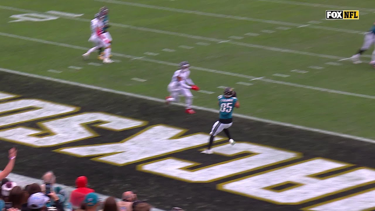 Lawrence pinpoints Strange for a Jags' TD