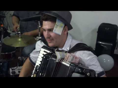 NEMANJA PAVLOVIC SVIRA KOLO NA SVOJOJ SVADBI 08.09.2019.