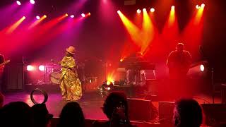 Morcheeba &quot;Get Along&quot; live