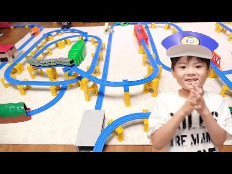 いおりくんTVインタビュー★プラレールガチャッと！アクションステーションを一緒に組み立てたよ♪【19時アップ！立石学園】