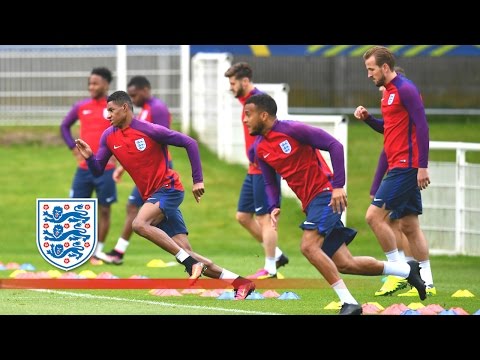 England warm-up ahead of Iceland | Inside Training