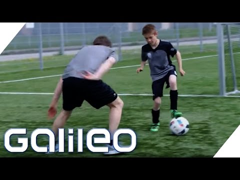 Schulfach Fußballtricks? Harter Alltag in einem deutschen Fußballinternat | Galileo | ProSieben