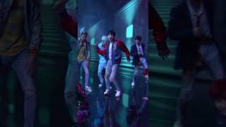 Download lagu Still obsessed with BTS's 'DNA' 💜🧬 Who else remembers their epic U.S. TV debut at the 2017 #AMAs? mp3