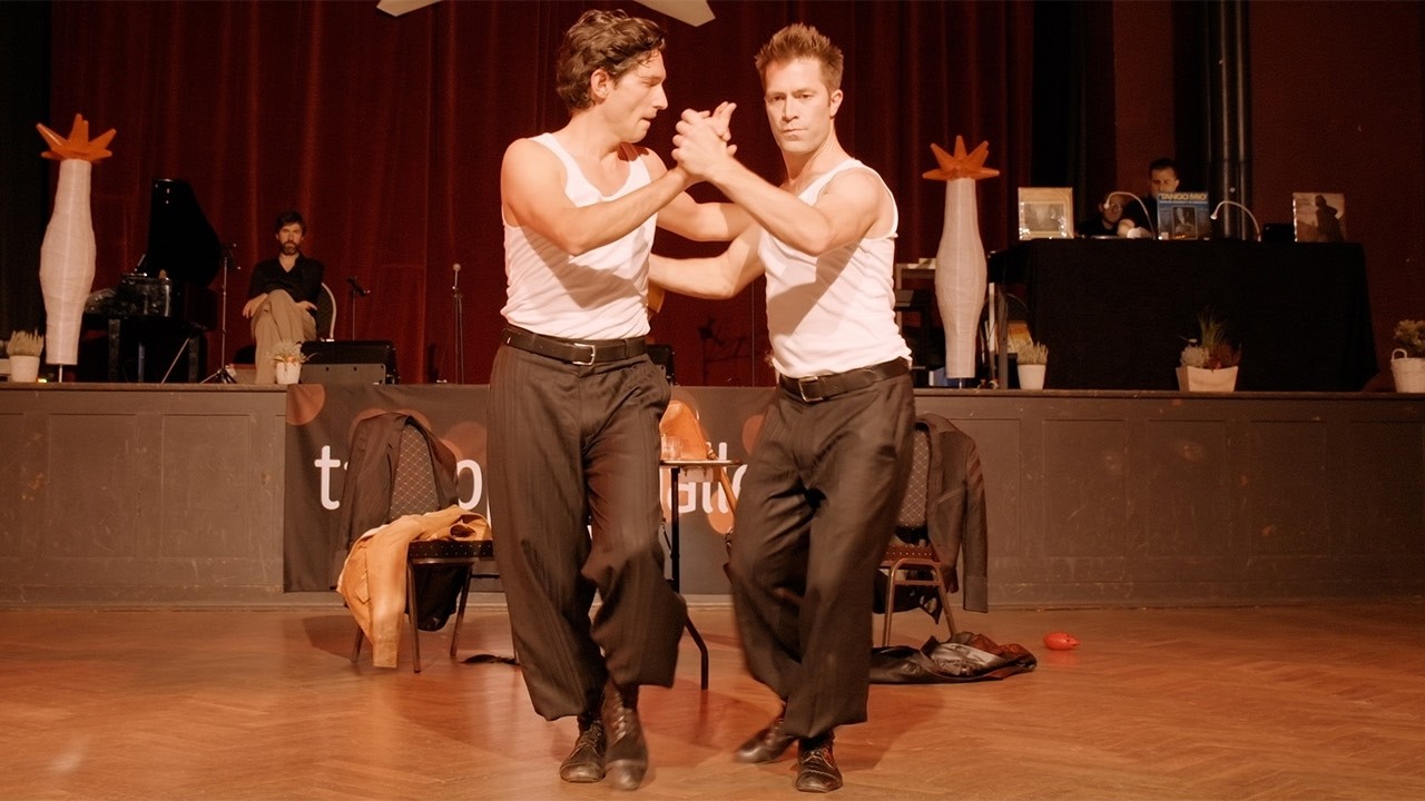 Jonas Bieber and Sven Elze – A la luz del candil