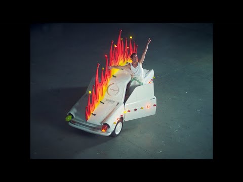 Videoclip de Apocalypse Calypso — MIKA