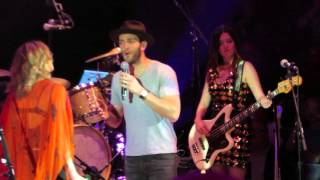 Jennifer Nettles with Ryan Kinder - Leather and Lace - Westbury, NY 11/22/15