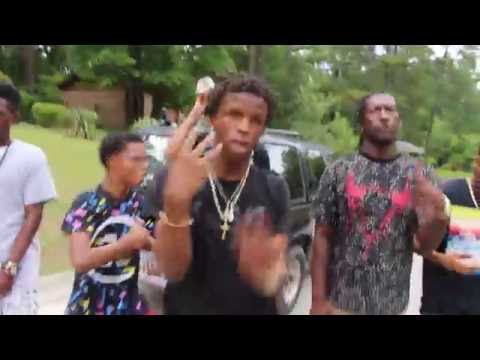 KawonKarolina x MoeKey - Swoop (shot by @x_luke)