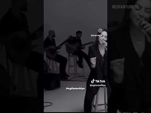 Ebru gündeş istesende ebru gündeş dinliyor