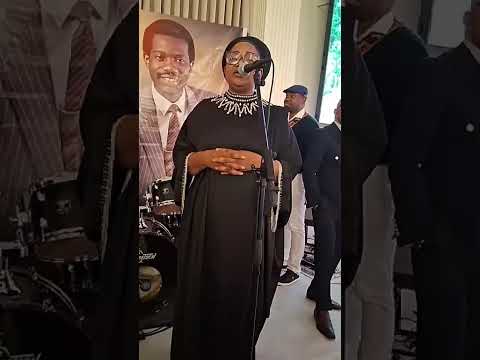 Michael MOUTOUARI rend Hommage à  son père Pierre MOUTOUARI