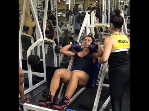 Always squats Deep that's the right form muscle girl