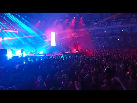 Pezet - Nisko jest niebo (feat. Kayah) / Koncert na Torwarze (18.12.2022) /