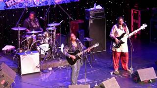 Ruthie Foster LRBC 2010 &quot;Walk On&quot;