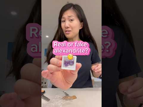 Real or fake Alexandrite?🧐 #alexandrite #gemstone #jewelry