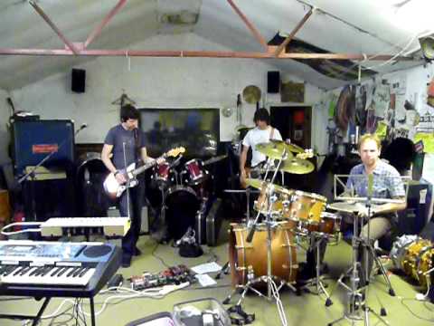 Surfquake The Munsters theme