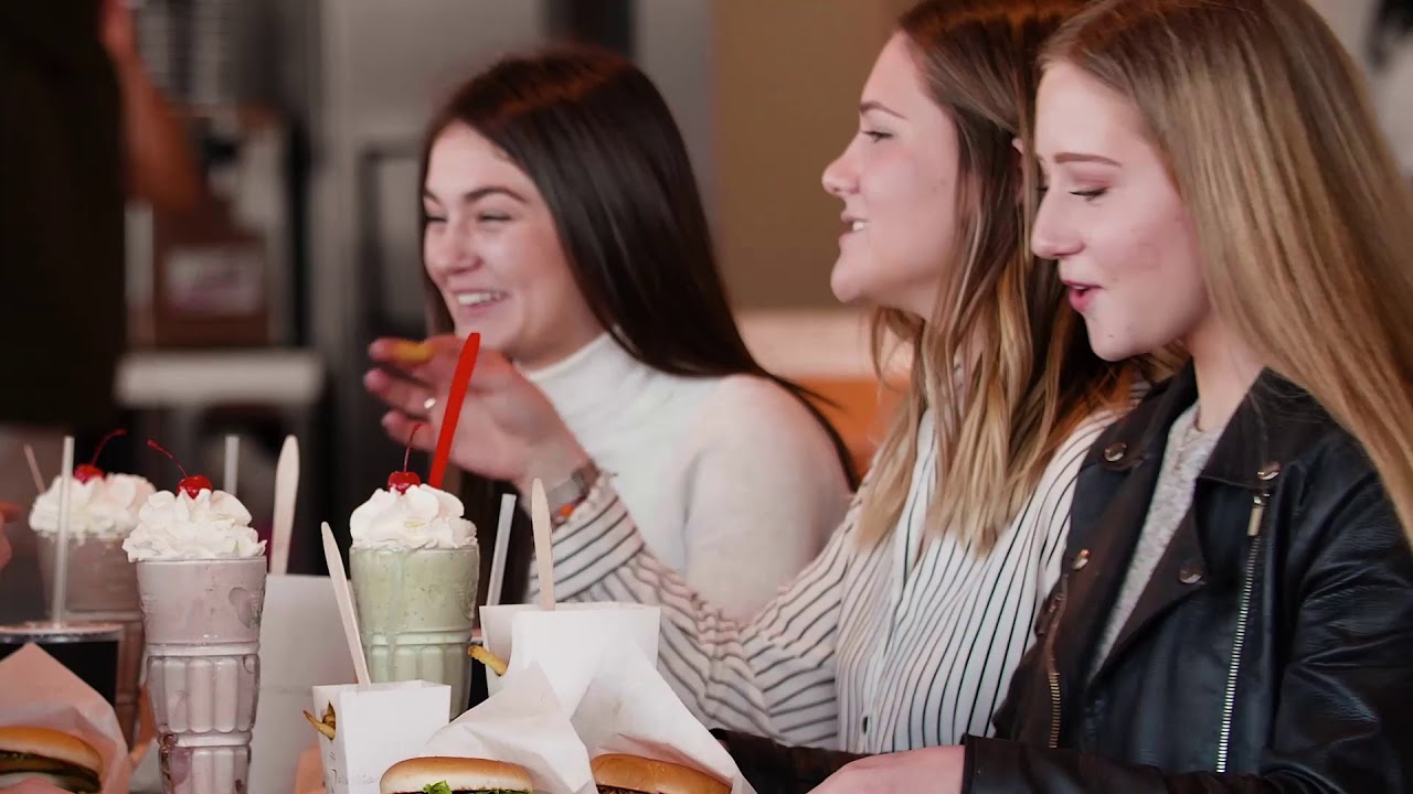 Lumière sur les caractéristiques du concept Steak ‘n Shake en vidéo