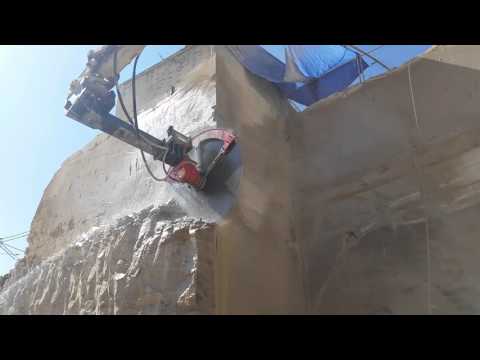 GTS 4 Diamond Saw cutting sandstone with a 2200 mm blade GTS 4 Diamond Saw cutting sandstone with a 2200 mm blade