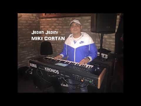 Miki Cortan - DA SE NE ZABORAVI 🕯 🕯 🕯  (svira i peva)
