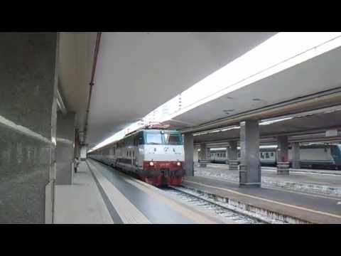 E444.042 sull' IC 522 "Carducci" Napoli Centrale - Sestri Levante, in partenza da Napoli Centrale