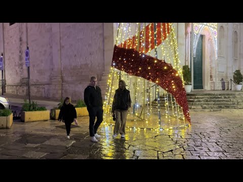 Christmas in Italy 🎄 Walking in the rain Apulia Bitonto