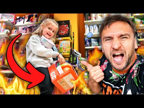 Koupím Ariance všechny hračky, co unese! | Všechno jí popadalo?!