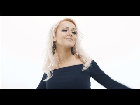 Певица Malina - ПОИСКИ ЛЮБВИ (Official Music Video)