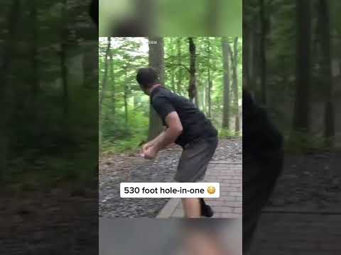 He made a 530-foot ace in disc golf 😳