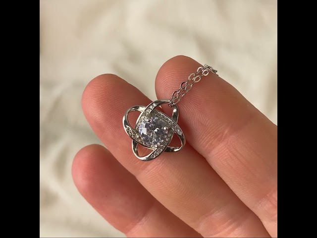 Vídeo relacionado con B.Catcher Collar Mujer, Colgante de Corazón de Plata 925, Circonita Cúbica Love 5A, para Mamá Esposa Novia Mujer, Regalo dia de la Madre, Día de San Valentín, Cumpleaños, Navidad, Aniversario, 45cm