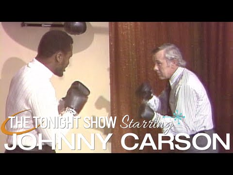 Joe Frazier Gives Johnny a Boxing Lesson | Carson Tonight Show