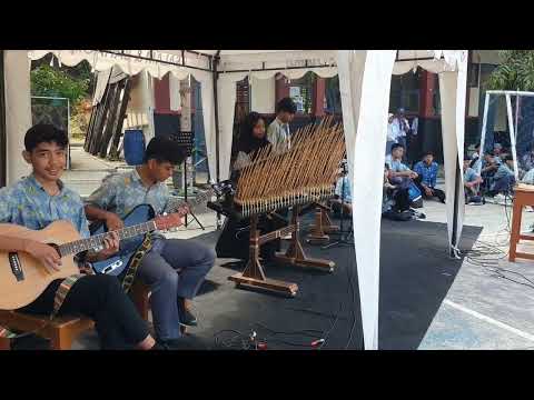 SAMPURASUN  (COVER) LIVE
