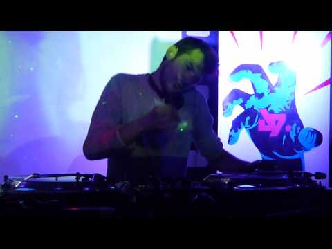 Mr. VaNuX "Into The Shadow" Dataflip - 02