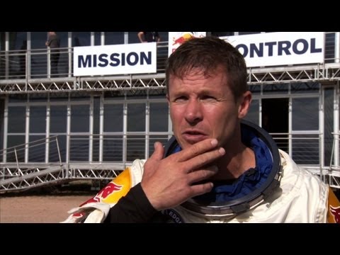 Free-faller aces test jump in quest to break speed of sound