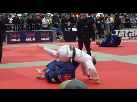 Thiago Sá vs Julien Cazier - FINAL - IBJJF London Winter Open 2015 - Black Adult - Medium-Heavy