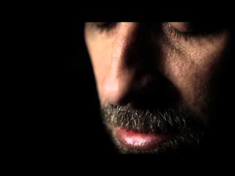 É Sempre Bom Se Lembrar - Lucas Santtana - CLIPE OFICIAL