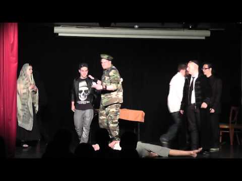 A krónikás - Kaotika színpad előadásában