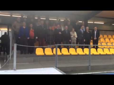 't Was bibberen zaterdagmiddag op de tribune van Olsa Brakel voor de CD&V-ers bij de groepsfoto na