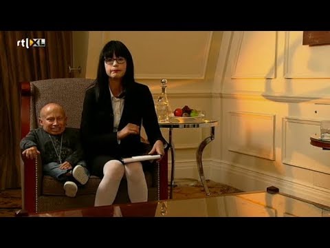 Ushi Hirosaki interviews Verne Troyer (2011)