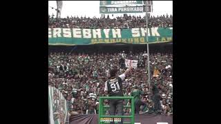 Download lagu STORY WA PERSEBAYA BONEK MANIA ( GLORA BUNG TOMO SURABAYA HUJAN BONEKA ) BONEK BONITA KEREN🔥🐊💚 mp3