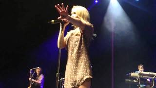 Let&#39;s Be Friends - live in RJ - Emily Osment -HD