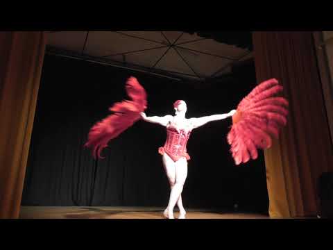 Grace Cherry performs a classic burlesque feather fan dance at the Hot Quirky Show (Dec 2019)