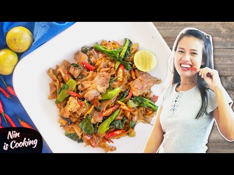 Thai Stir Fry Rice Noodles - Can you handle this SPICY Noodles recipe? (Pad Kee Mao)