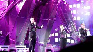 Take That - Pretty Things - live Manchester 5 june 2011 - HD