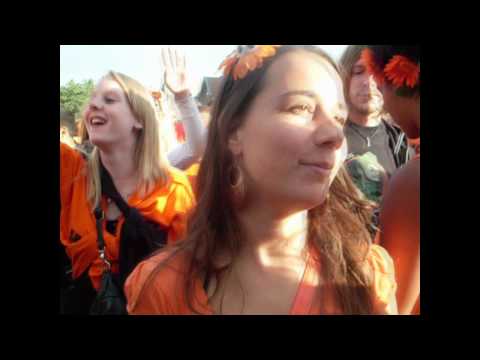 Uruguay - Nederland 2-3 * Part 1/3 Oranje Feest Hilversum 06 07 2010