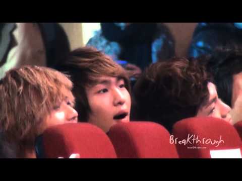 [fancam] 110120 SHINee Onew lip-sync Love Love Love by FTIsland @ 2011 Seoul Music Awards