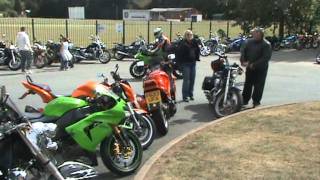 preview picture of video 'CHICKEN RUN 2011BIKERS BIKES TRIKES & RIDERS AT THE OLD BEAMS STOURPORT'