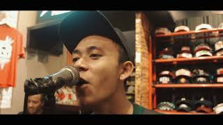 Download lagu CHICKEN WINGS   PROBLEMA ROMANTICA mp3