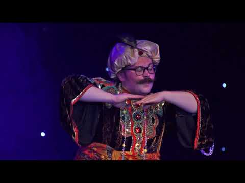 Ilya Bastrakov linking necklace and snake illusion