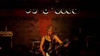 Kittie-Forgive & Forget (live)