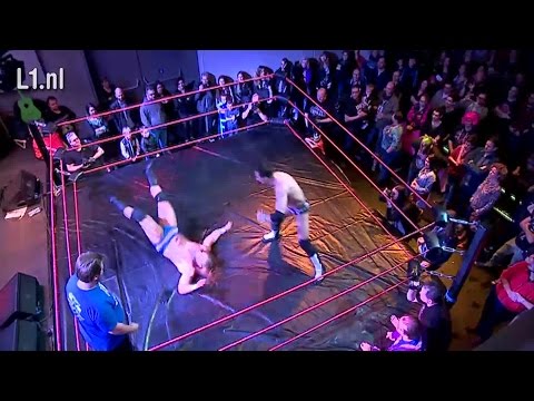 Showworstelaars na jaren terug in Limburgse ring (1 februari 2016)